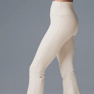 Alo Yoga Bootcut White Legging High-Waisted